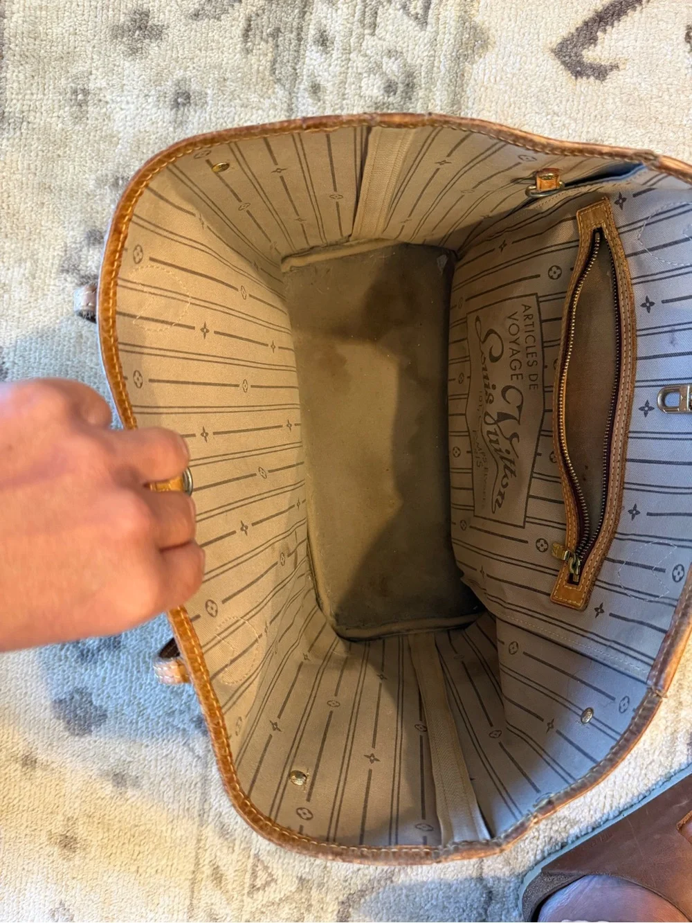 Louis Vuitton Neverfull MM Monogram Canvas Tote